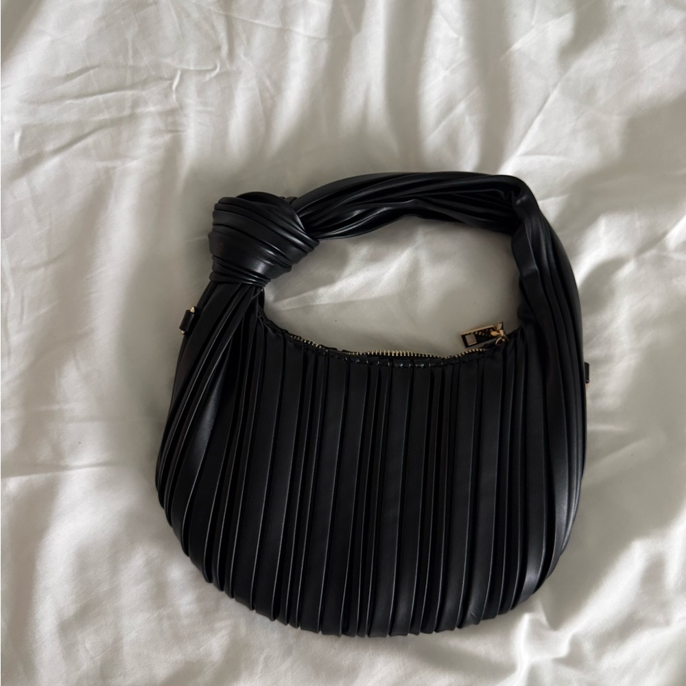Elegant Black Pleated Women's Bag